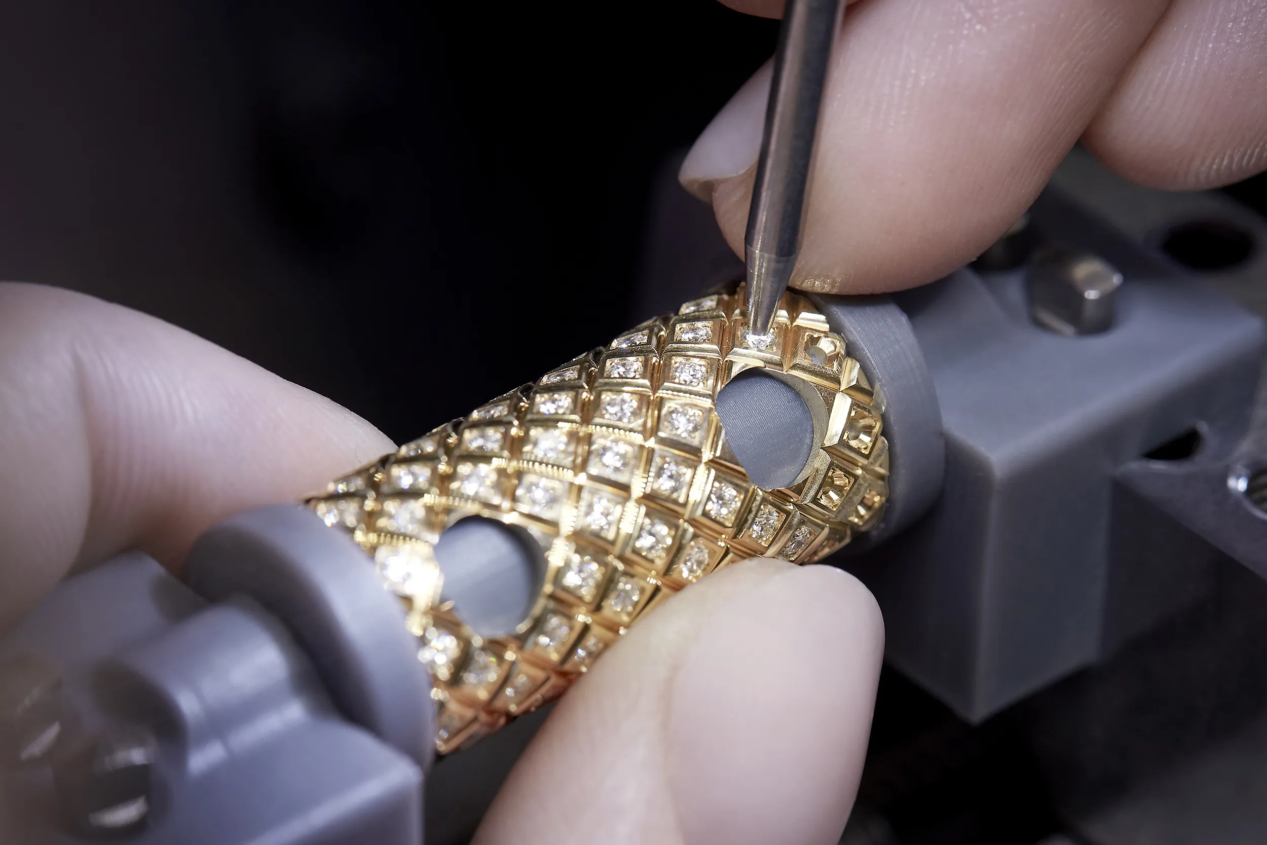 The Nouvel Héritage Latch XL High Jewellery necklace is hand-set with more than 2,752 diamonds weighing a combined 29.43 carats  