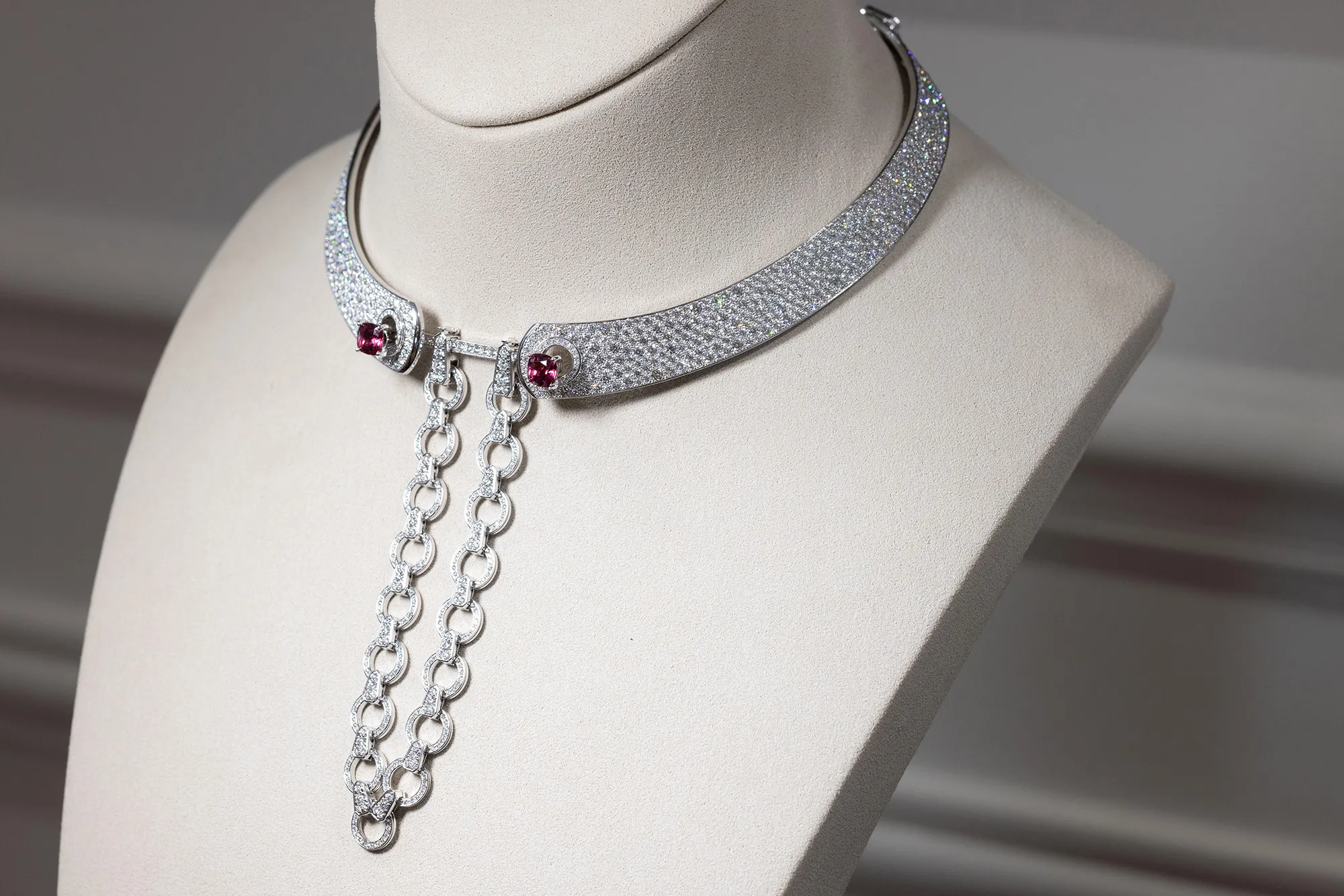 Nouvel Héritage Mood High Jewellery necklace with cushion-cut pink tourmalines and 18 carats of snow-set diamonds in 18k white gold