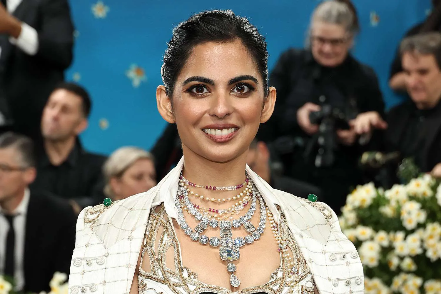 <p>In 2023, Cartier revived the design with over 148 carats of real diamonds, and two years later it returned to the scene of its cinematic “crime”, adorning Isha Ambani at the 2025 Met Gala</p>
