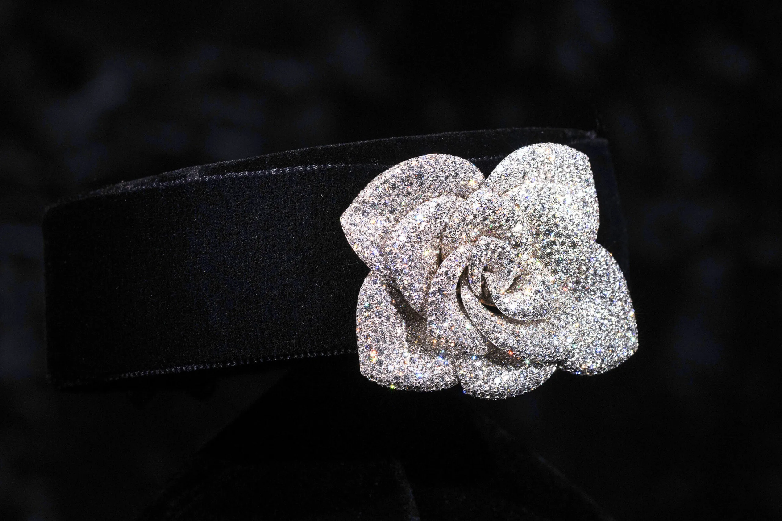 Pasquale Bruni Rosina ring, set with diamonds