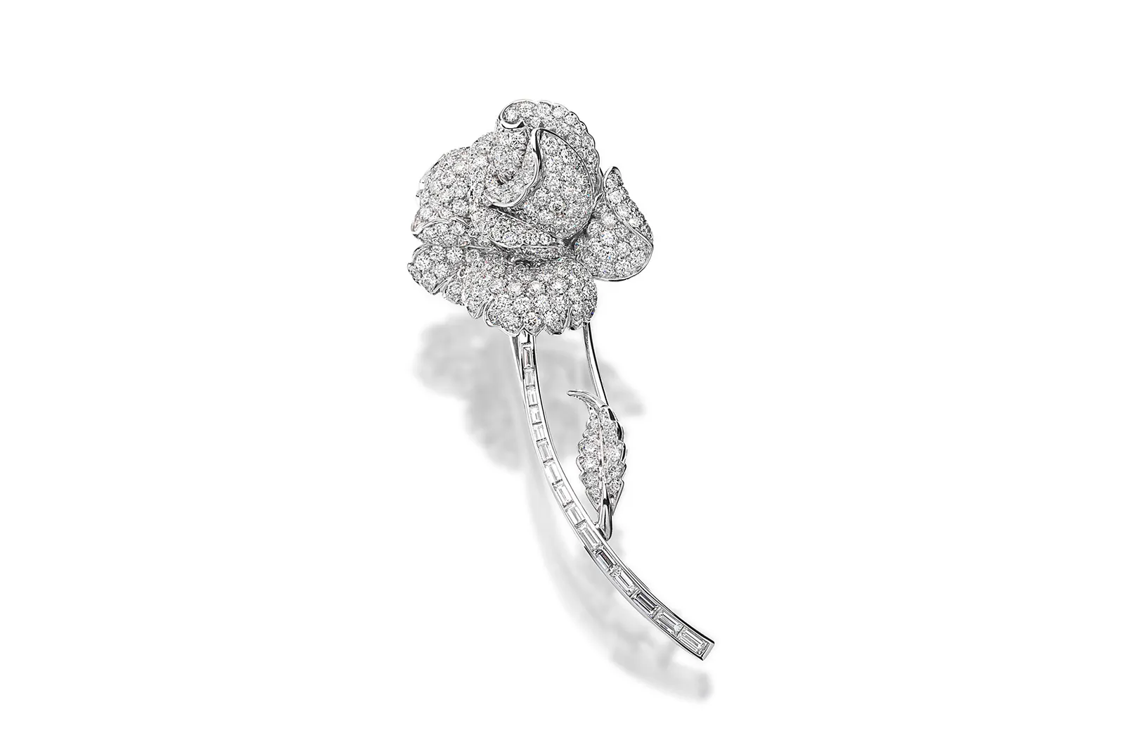 Picchiotti Fine Jewellery Rose pin with 1.07 carats of baguette-cut diamonds and 5.20 carats of round brilliant-cut diamonds, set in 18k white gold 