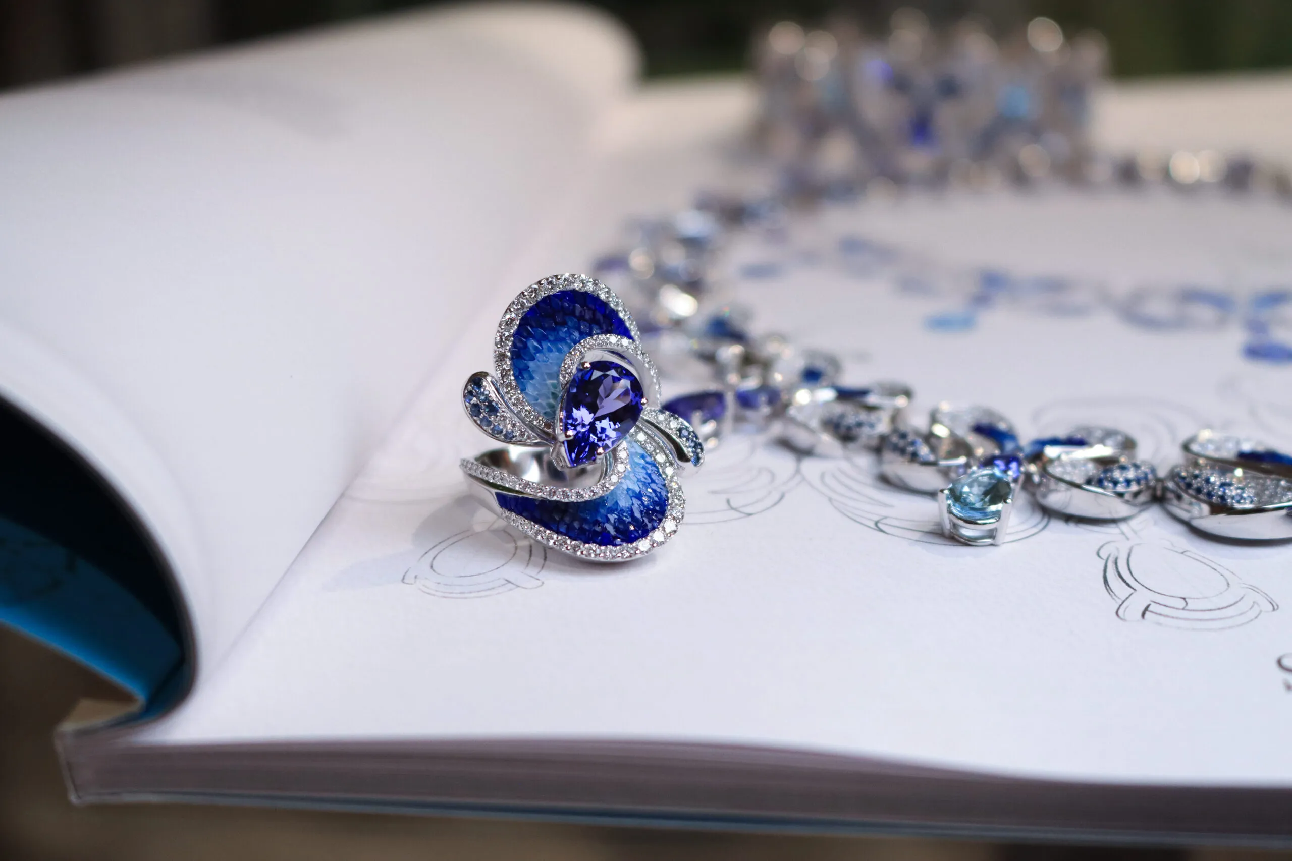 SICIS Icon ring with a pear-shaped tanzanite, blue sapphires, diamonds and blue micromosaics in white gold 