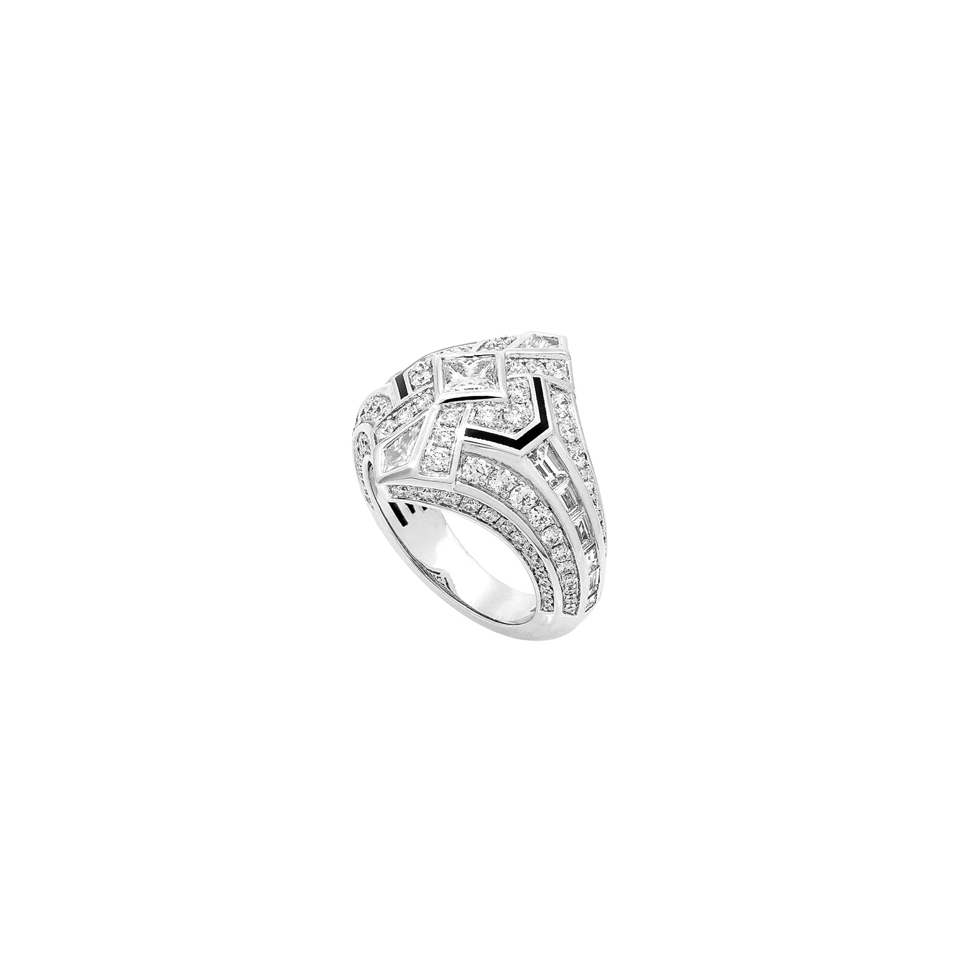 Al Zain Arab Deco ring with kite-shaped diamonds, further fancy-cut diamonds, and round brilliant-cut diamonds in white gold 