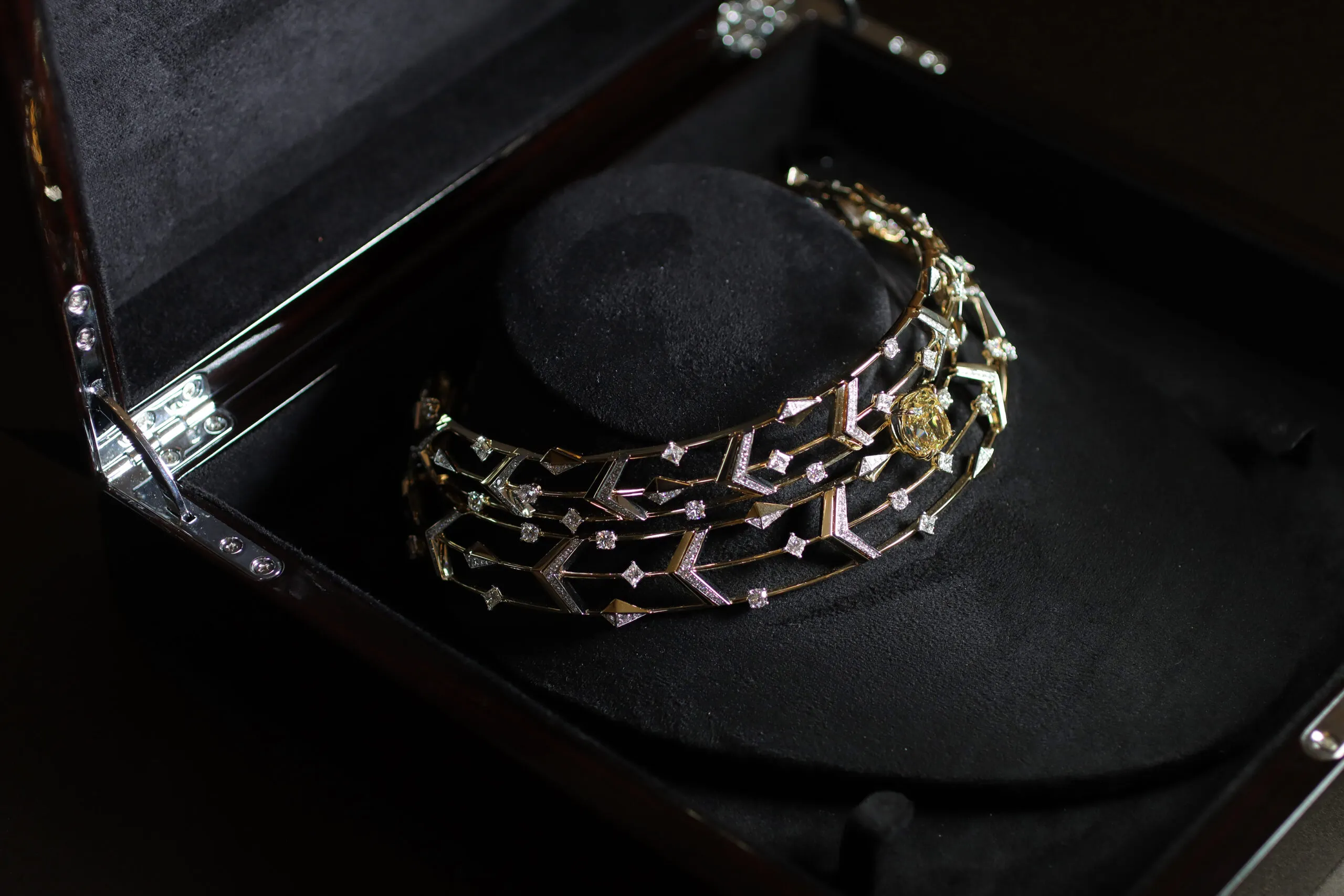 Sahag Arslanian High Jewellery choker from the Celestial Radiance collection with a 10.26-carat cushion-cut fancy deep brownish yellow VS2 diamond, 5.04 carats of princess-cut white diamonds, 5.49 carats of round white diamonds, and 4.83 carats of round white melee, set in 18k white and yellow gold 