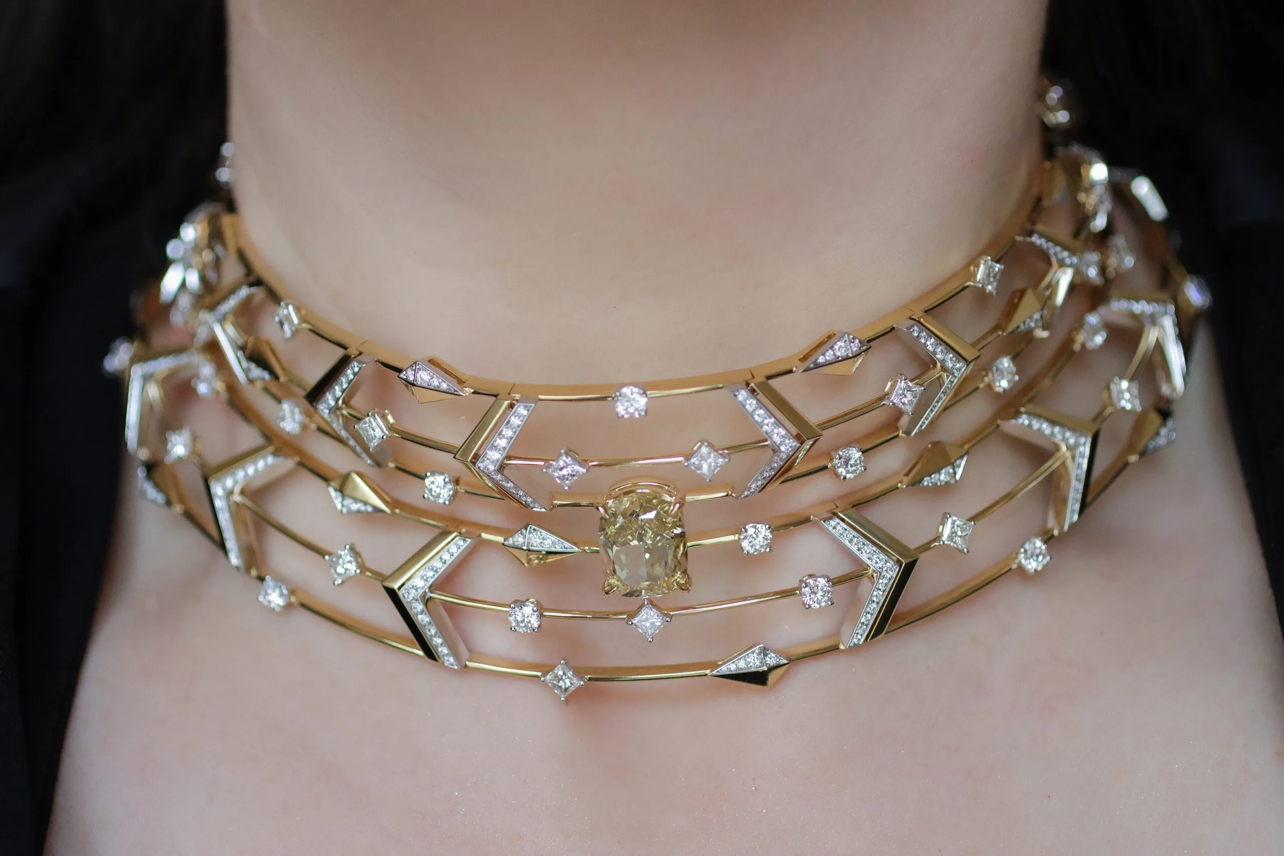 Katerina Perez wears the Sahag Arslanian High Jewellery choker from the Celestial Radiance collection with a 10.26-carat cushion-cut fancy deep brownish yellow VS2 diamond, 5.04 carats of princess-cut white diamonds, 5.49 carats of round white diamonds, and 4.83 carats of round white melee, set in 18k white and yellow gold