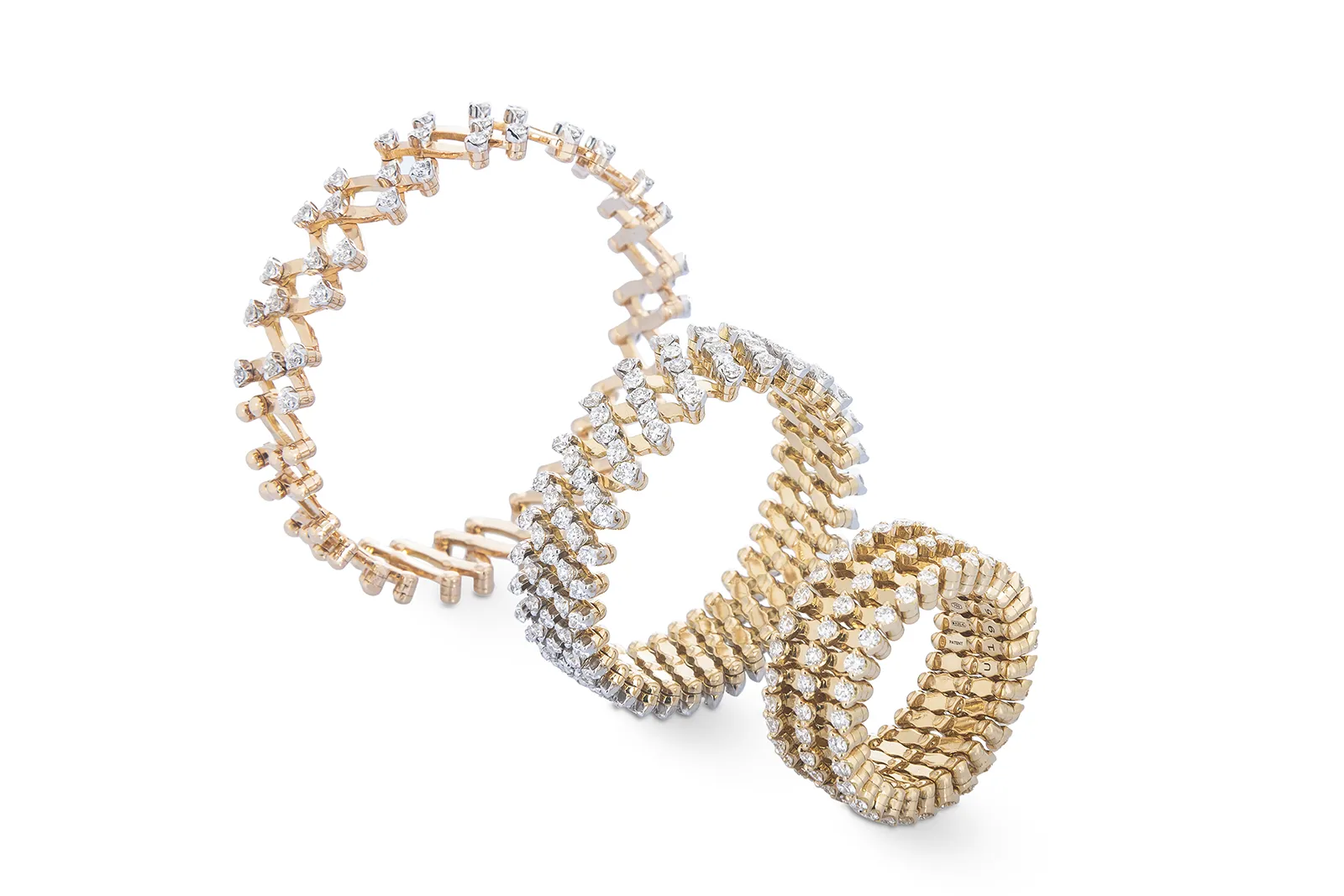 A closer look at how this Serafino Consoli diamond ring from the Serafino collection expands into a bracelet 