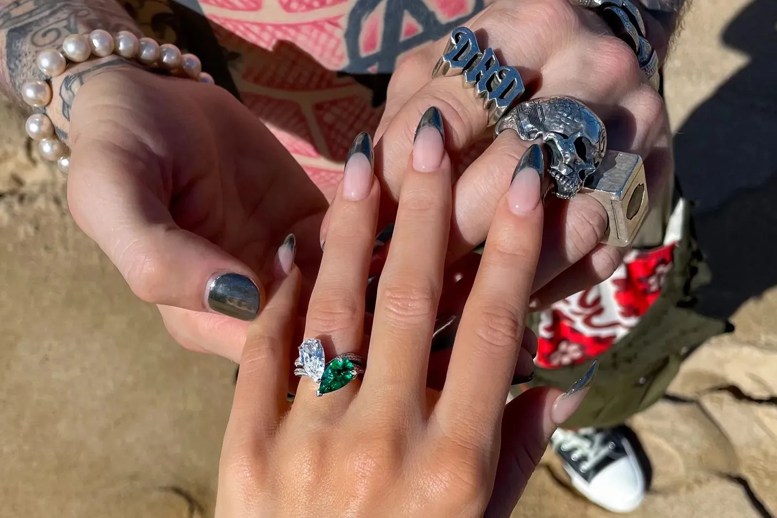 <p>Stephen Webster emerald and diamond Toi &amp; Moi engagement ring given to Megan Fox by Machine Gun Kelly</p>
