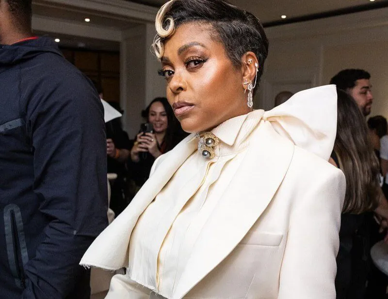 Taraji P. Henson looked perfectly on theme in Buccellati cocktail earrings, a diamond and Tahitian pearl brooch and a heliodor cocktail ring