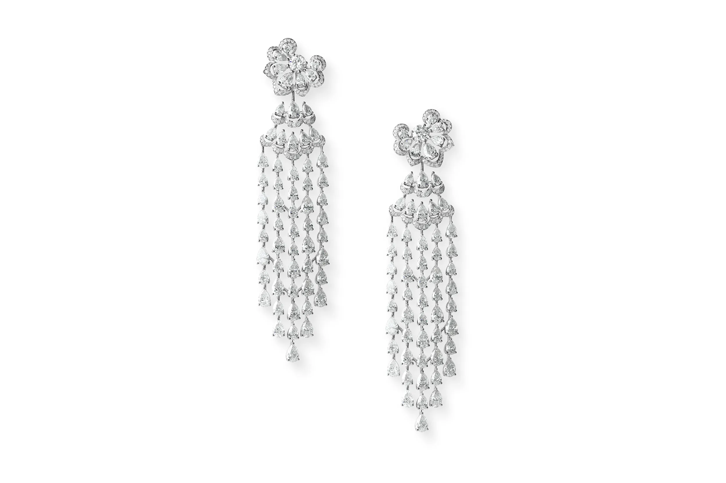 <p>A pair of Chopard Red Carpet collection earrings with 36.15 carats of diamonds in platinum and titanium, worn by actress Julia Roberts at the Venice Film Festival 2025</p>
