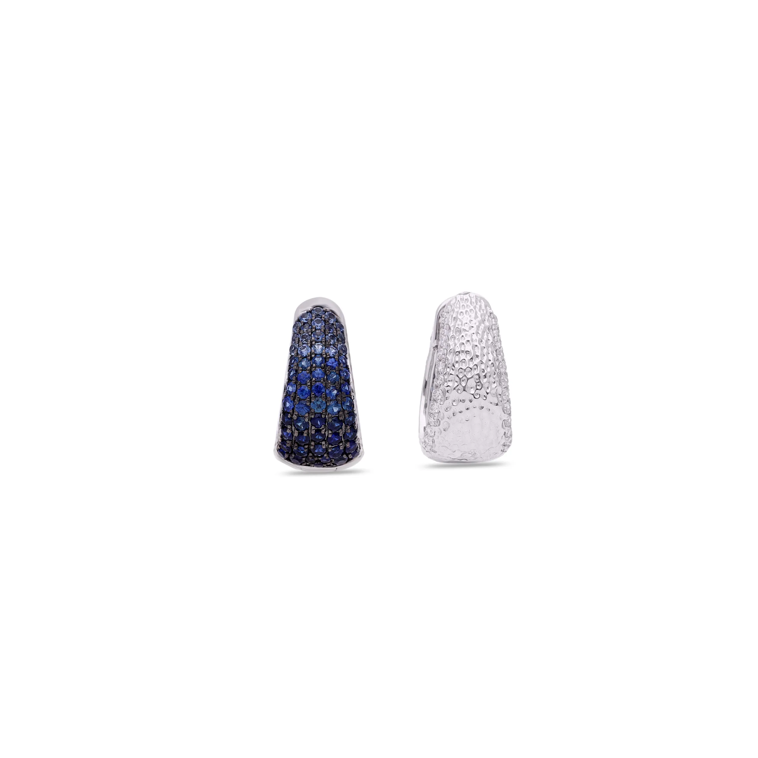 Gyan Jaipur reversible earrings from the Yami collection with a gradient of sapphires in 18k white gold 