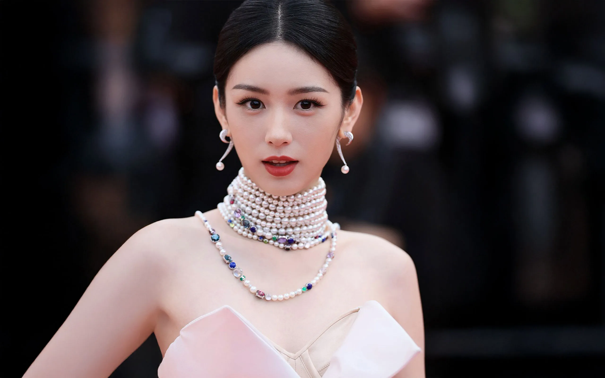 Chinese actress Zhou Ye wears the Tasaki Harmonie necklace from the Nouvelle Ère High Jewellery collection to the Cannes Film Festival 2025 