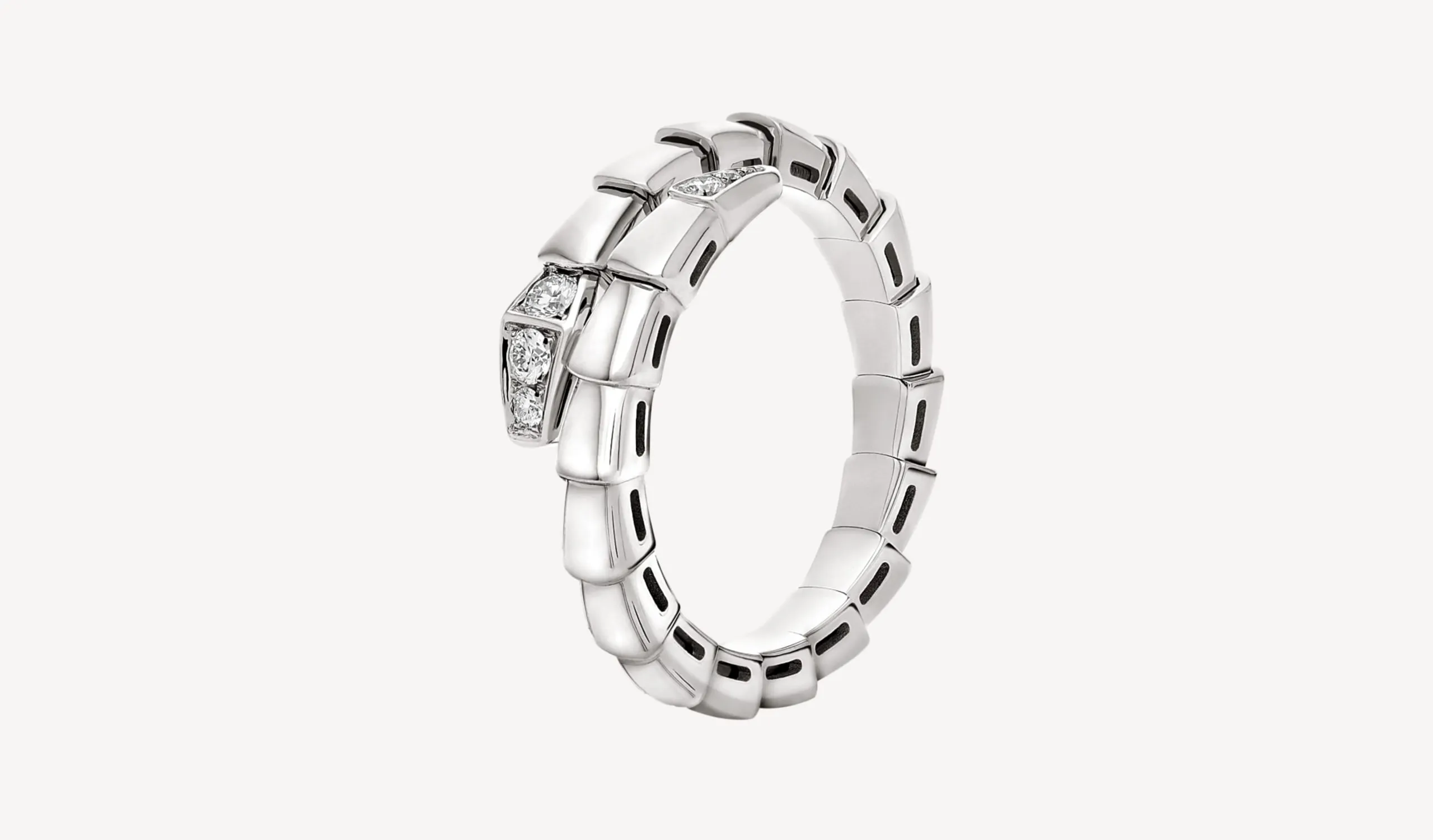 Bvlgari Serpenti Viper ring set with pavé diamonds in 18k white gold