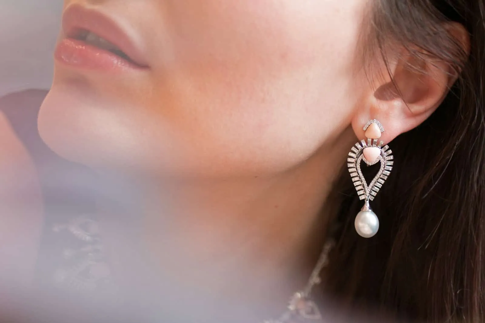 Sarah Ho Persica earrings in white gold with conch pearls and diamonds