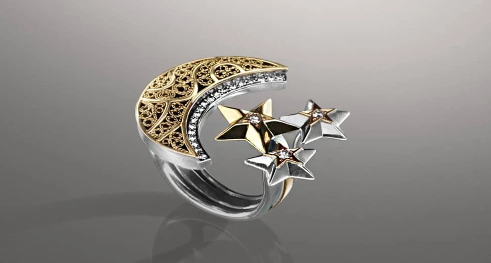 <p>Azza Fahmy Diamond Crescent Star ring in gold and silver</p>
