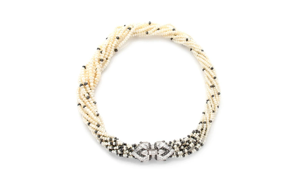 <p>Al Zain Arab Deco choker necklace with 2,000 natural pearls in multiple twisted strands, totalling 252.63 carats, 5.39 carats of diamonds and 314 black diamond beads</p>

