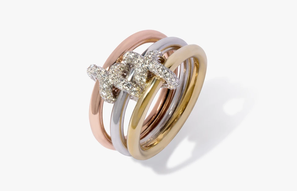 <p>Annoushka Trio-colour Knuckle ring with diamonds in 14k yellow gold</p>
