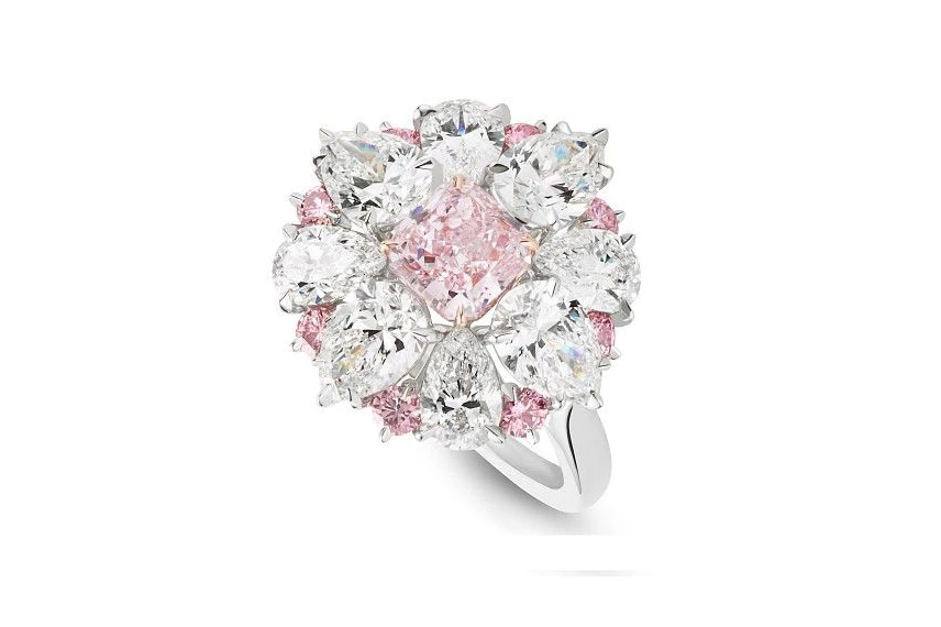 <p>Asprey ring with 1.07ct Fancy Intense Purplish Pink diamond</p>