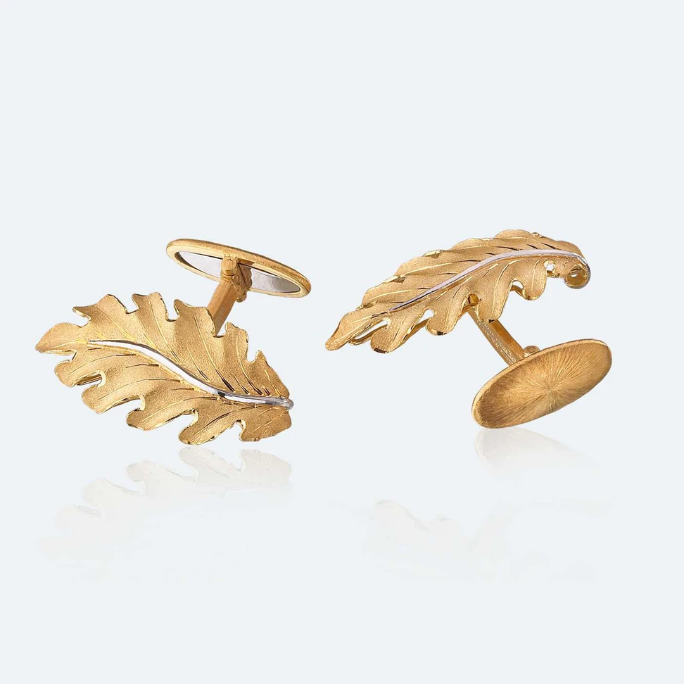 <p>Buccellati cufflinks in yellow gold</p>
