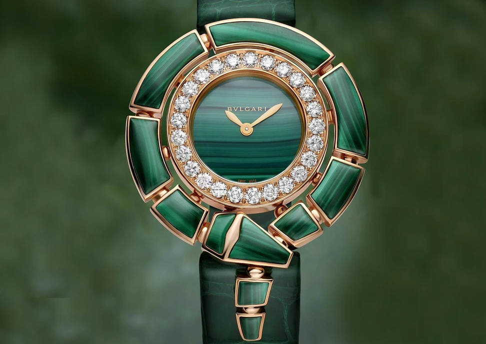 <p>Bvlgari Serpenti Incantati watch with malachite and diamonds in rose gold</p>