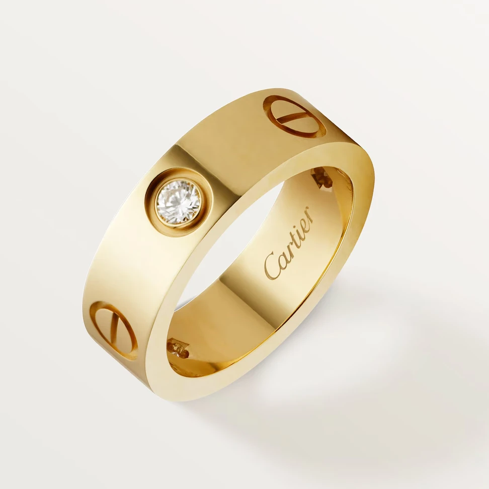 <p>Cartier LOVE ring, classic model, 3 diamonds</p>
