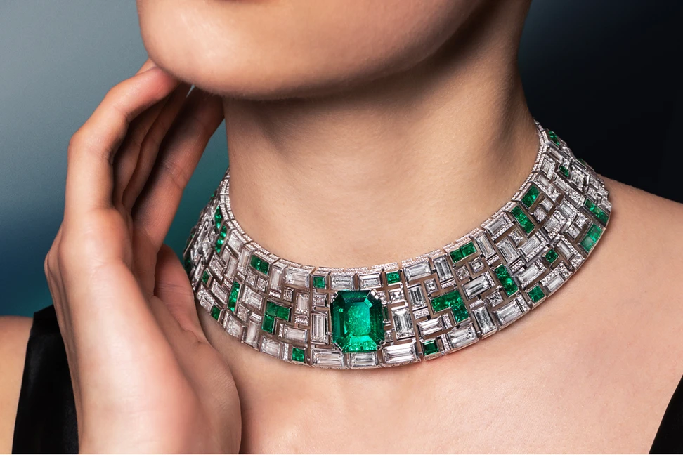 <p>David Morris Mosaico high jewellery choker in white gold, emerald, a 15-ct Colombian emerald and diamond</p>
