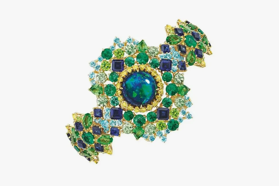 <p>The Dior et D’Opales Collection</p>