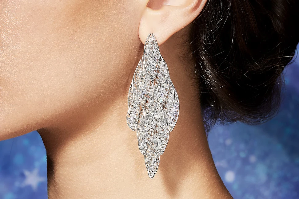 <p>FORMS &#8216;Helix&#8217; earrings with marquise diamonds in white gold</p>
