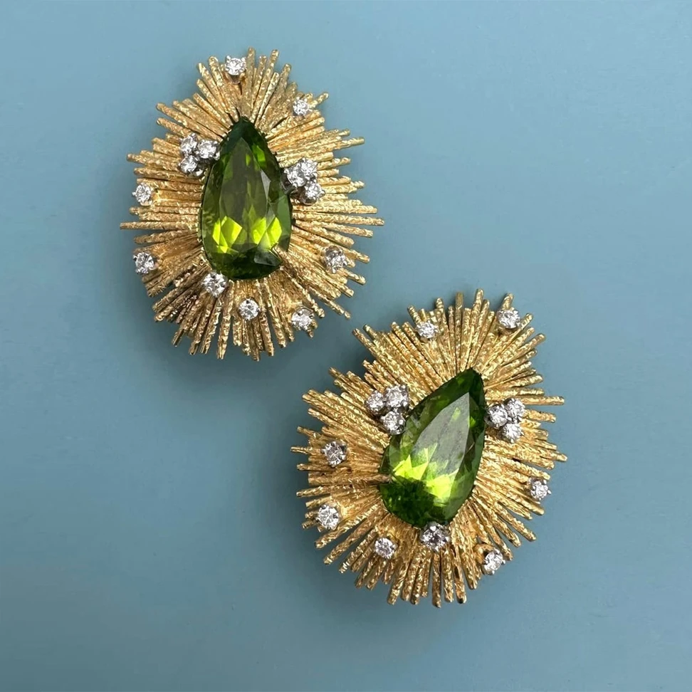 <p>Grima 18ct. yellow gold textured wire set with pear-shaped peridots and brilliant-cut diamonds</p>
