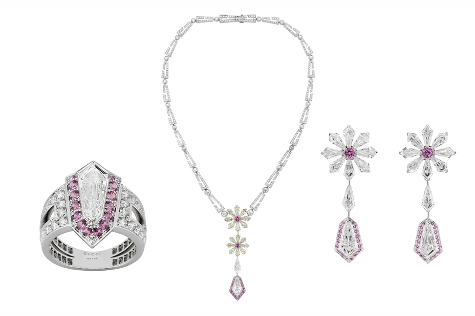 <p>Gucci Labirinti diamond and pink sapphire suite in white gold </p>