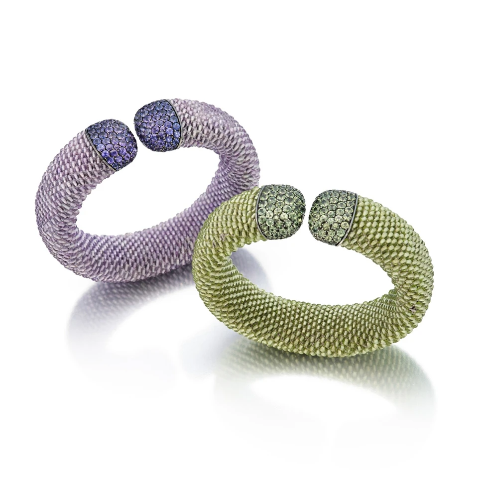 <p>Hemmerle Two Colored Stone ‘Harmony’ Cuff-Bracelets</p>