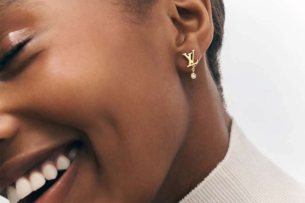 <p class="lv-product__name heading-s">Idylle Blossom LV Ear Stud, Yellow Gold And Diamond</p>
