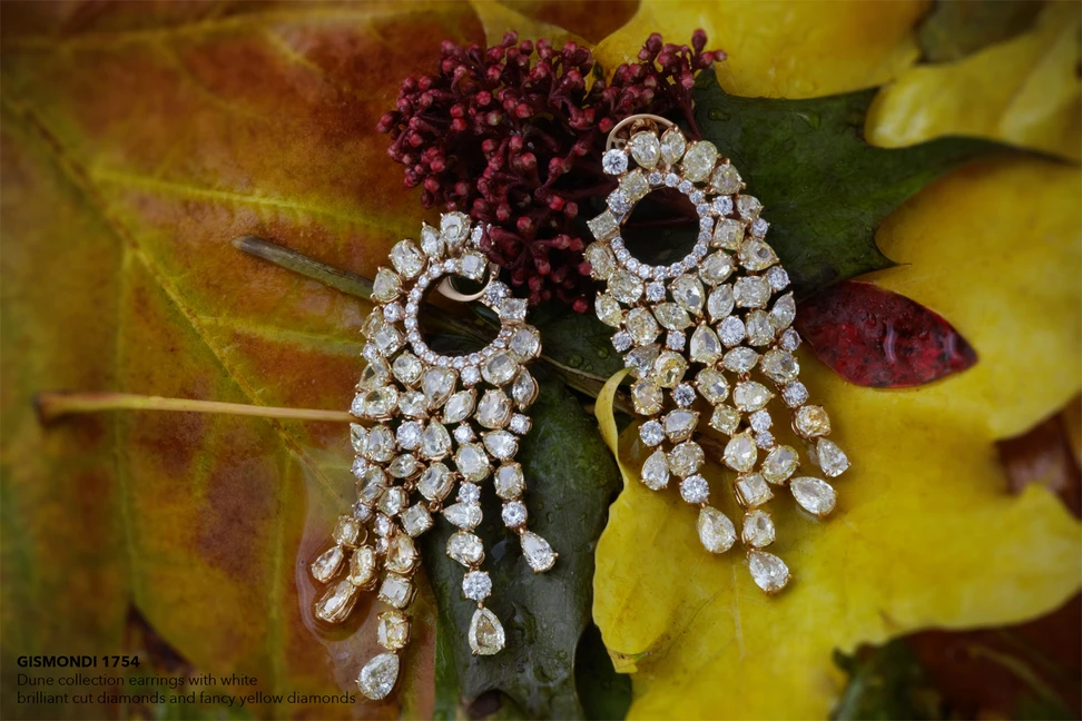 <p>Gismondi 1754 Dune collection diamond earrings</p>