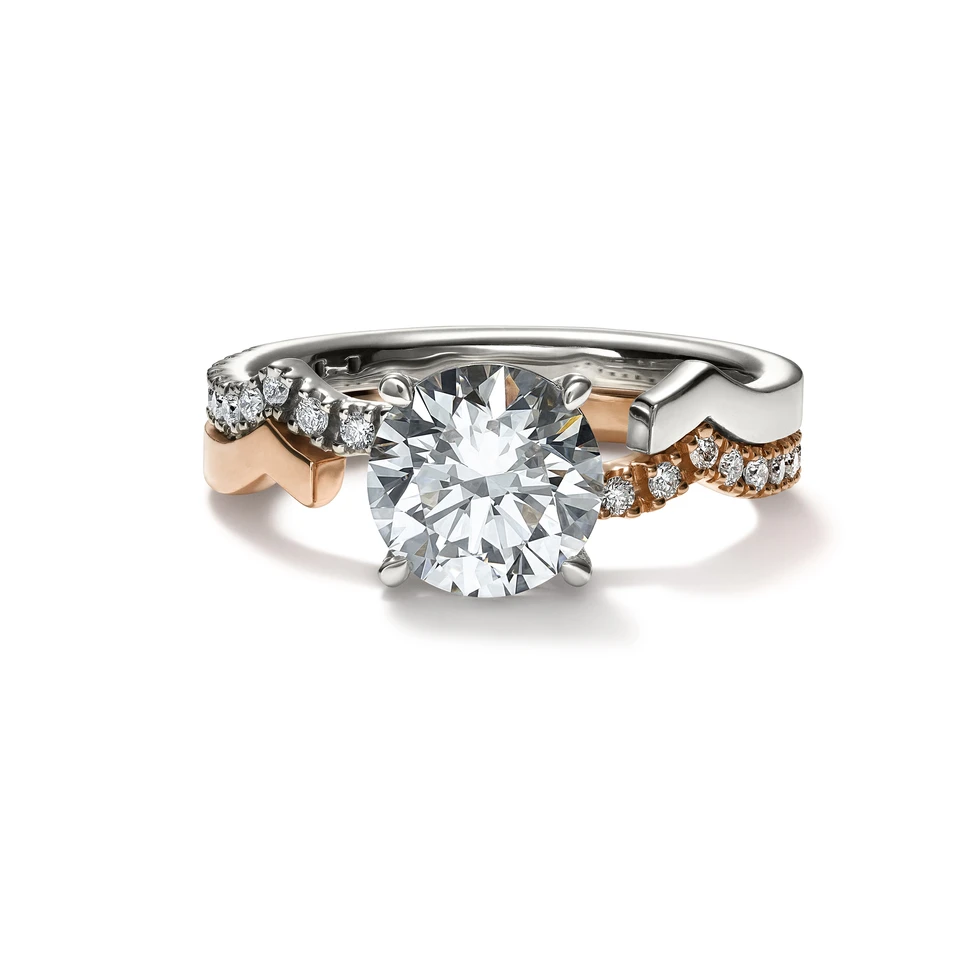 <p>Cherituelle Jeri Lunaire ring with a round brilliant-cut laboratory-grown diamond in 18k white and rose gold</p>
