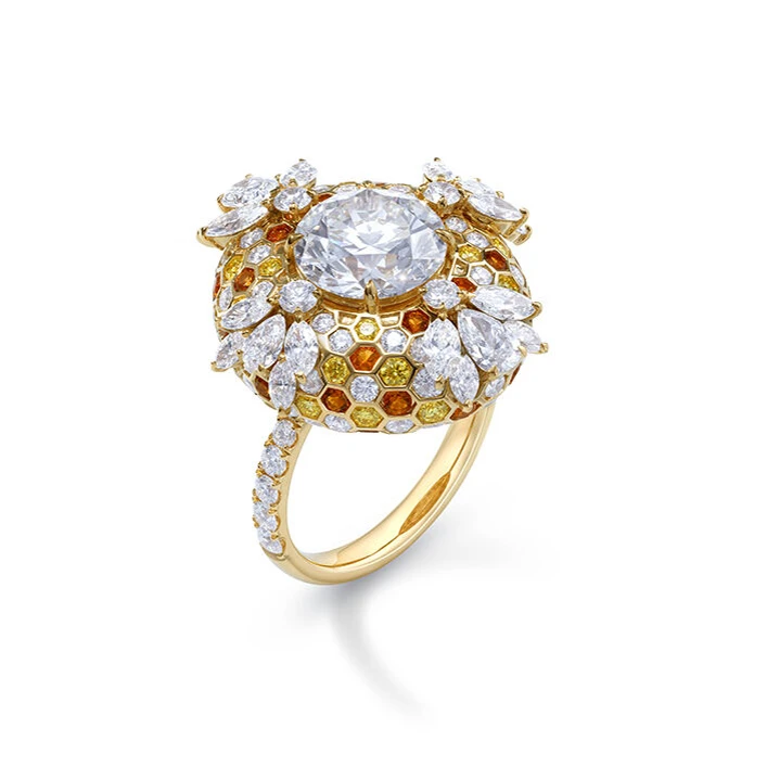 <p>The design was inspired by a honeybee—Osbourne&#8217;s pet name.</p>
