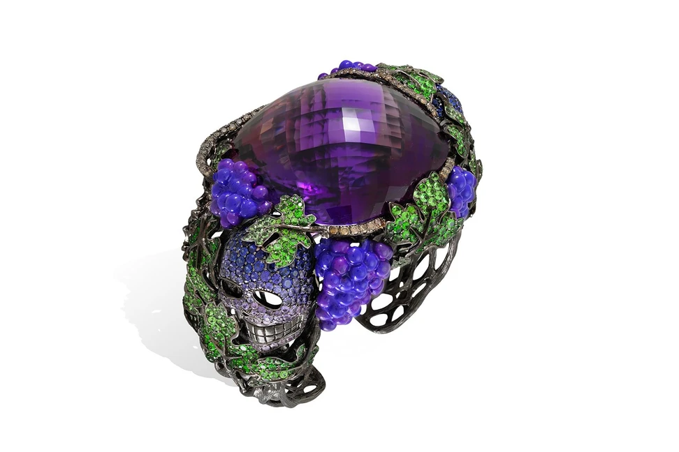 <p>Lydia Courteille bracelet set with a 210.6 carat fancy-cut amethyst from the Homage to Surrealism collection</p>

