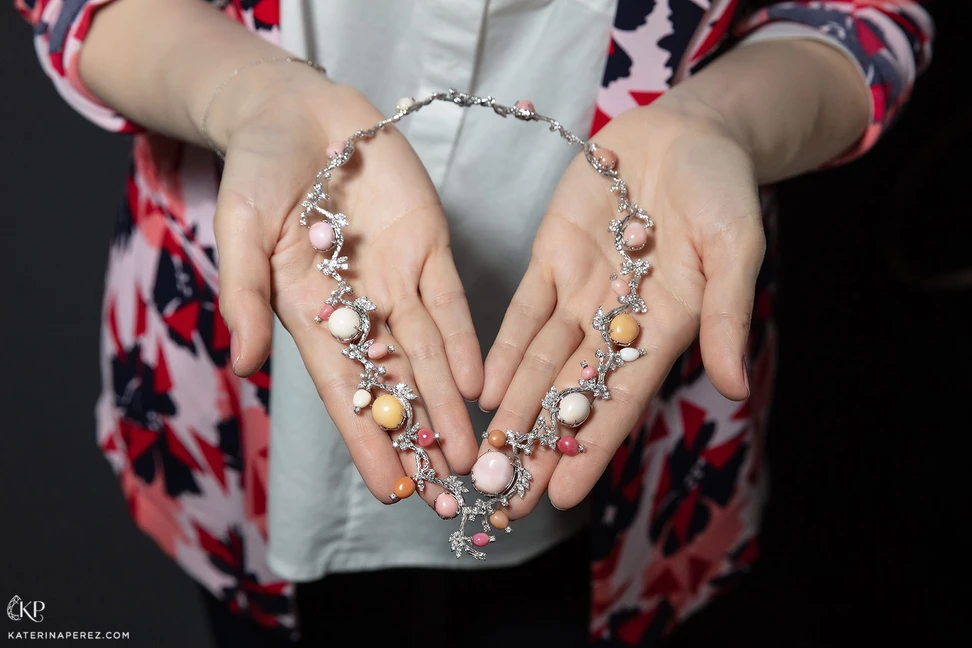 <p>Mauro Felter necklace with conch pearls and diamonds designed for Shanghai Gems S.A.</p>
