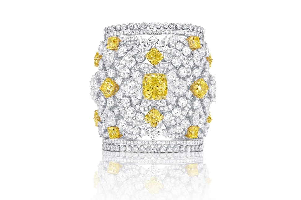 <p>Mesmerizing cuff from GRAFF</p>