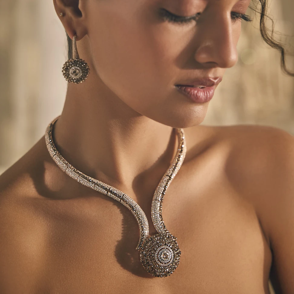 <p>Brown briolette diamonds form the centre motif in this sculptural, impactful Mrs. Marquise choker necklace</p>