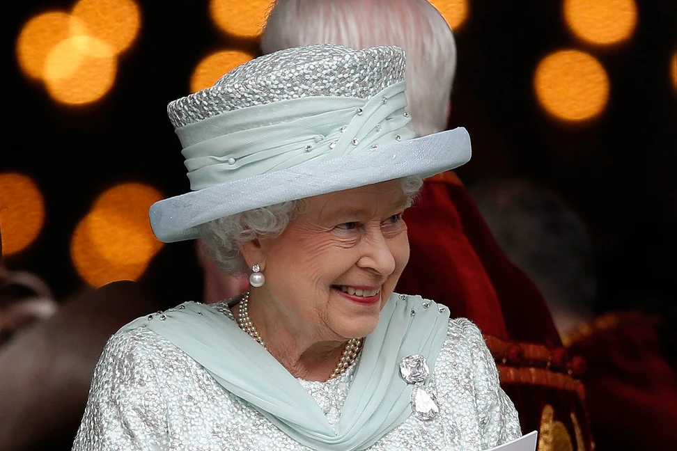<p>Queen Elizabeth II wearing the Cullinan diamonds brooch</p>
