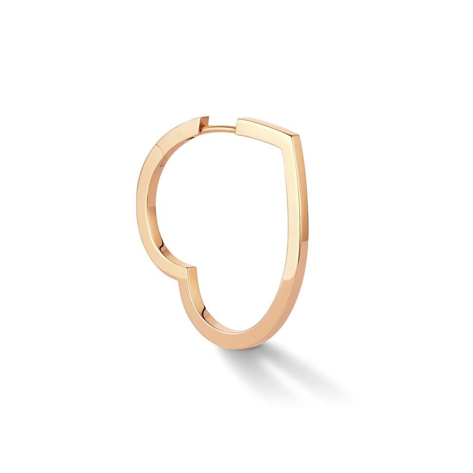 <p>Repossi Antifer Heart hoop earring in yellow gold</p>
