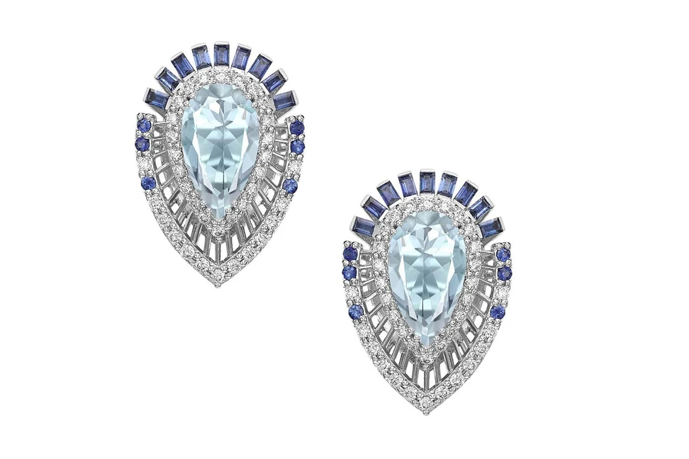 <p>Sarah Ho Lily earrings</p>