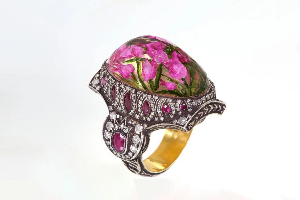 <p>Sevan Bıçakçı ‘Lale Devri’ Ring</p>
