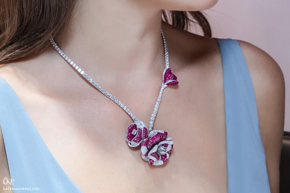 <p>Stenzhorn high jewellery flower necklace with invisible set rubies and diamonds</p>
