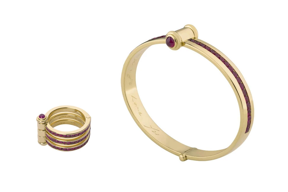 <p>Stephen Webster and Tracey Emin ‘I promise to love you’ Ruby ring and bangle in 18k yellow gold</p>