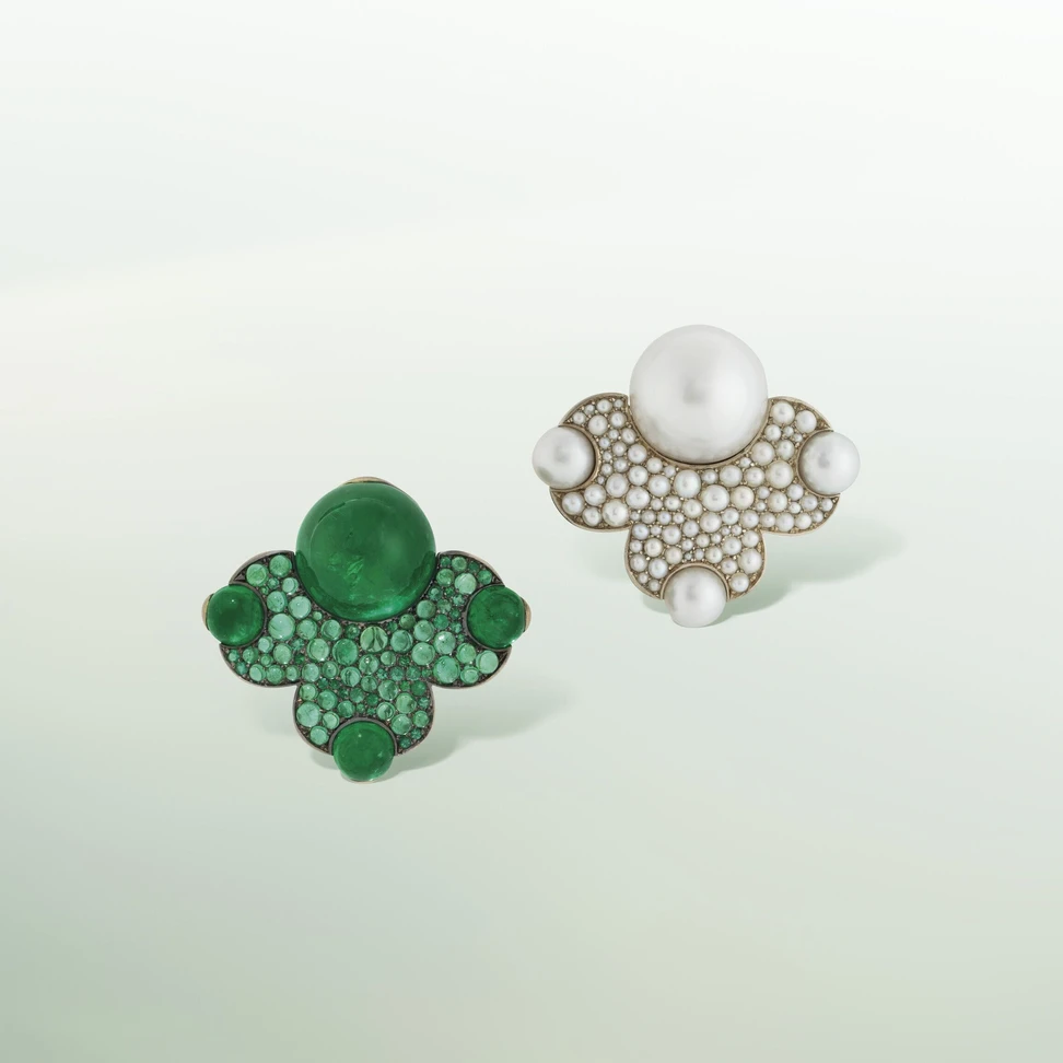 <p>Theodoros Emerald and Pearl Earrings</p>
