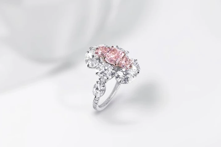 <p>Thomas de Montegriffo ring with pink diamonds</p>