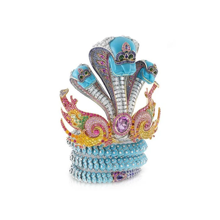 <p>Van Cleef &amp; Arpels, Bals de Légende, Le Bal Proust, Naga decor bracelet</p>
