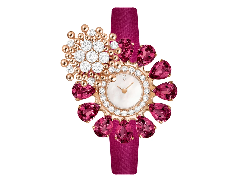 <p>Van Cleef &#038; Arpels Fleurs d’Hawaï secret watch with diamond, mother-of-pearl and rhodolite in 18k rose gold</p>
