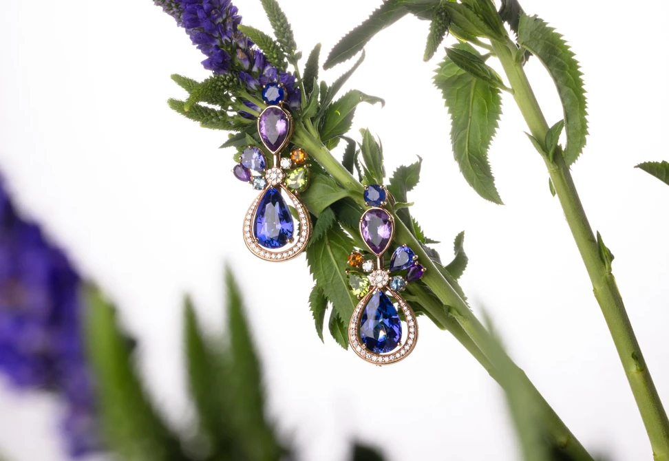 <p>Zome Jewellery Aurora earrings from the Celestia collection with 18.5 carats of AAA+ tanzanites, 13.68 carats of amethysts, peridots, garnets, aquamarines and sapphires, plus 1.07 carats of diamonds, set in 18k rose gold </p>