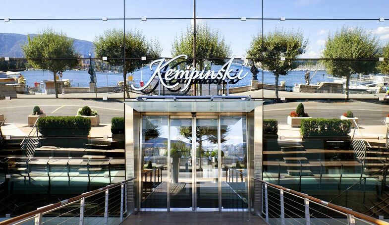 S2x1 grand hotel kempinski geneva main entrance